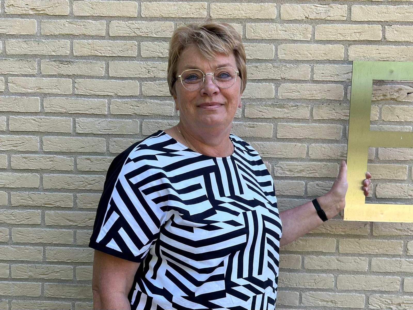 Anja de Roos-Bennink, administrateur, a.deroos@ceb-reusen.nl